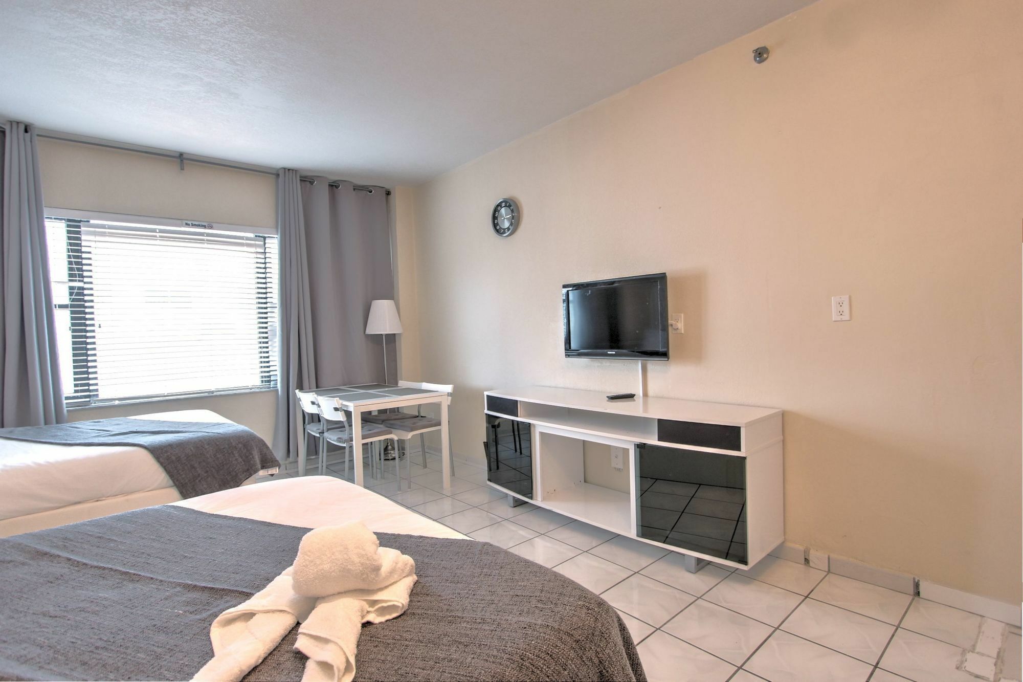 Private Apartments At The Casablanca Miami Beach Buitenkant foto